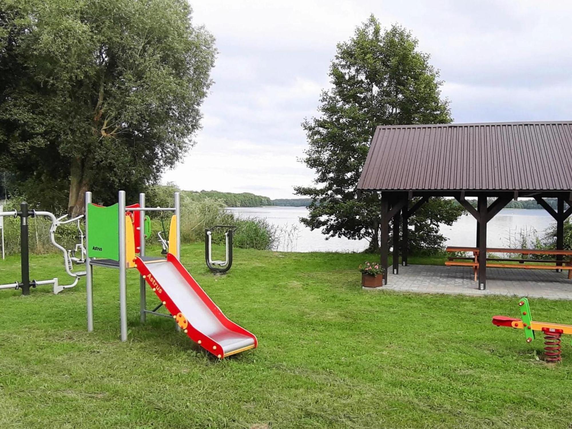 Holiday House With Garden, Lake View, Dabrowica Dabrowica  外观 照片